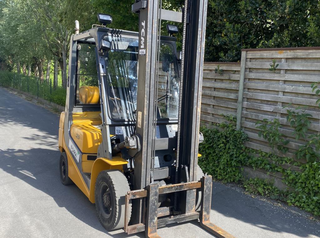 TCM CATERPILLAR 2.5TON 2500 KG DUPLEX LPG HEFTRUCK TRANSPORT HEFTRUCKS  TCM CAT MITSUBISHI TOYOTA HEFTRUCK TE KOOP CHARIOT A VENDRE FORKLIFT FOR SALE LPG 2.5 TON FORX HEFTRUCKS SPECIALIST IN HEFTRUCKS THE BEST HEFTRUCKDEALER FORX FORX DEKONINCK PIET OOST VLAANDEREN WEST VLAANDEREN ZEEBRUGGE BRUGGE ZEDELGEM TORHOUT ROESELARE MEULEBEKE WAREGEM FORX FORX FORX                            devako 4rent cebeko