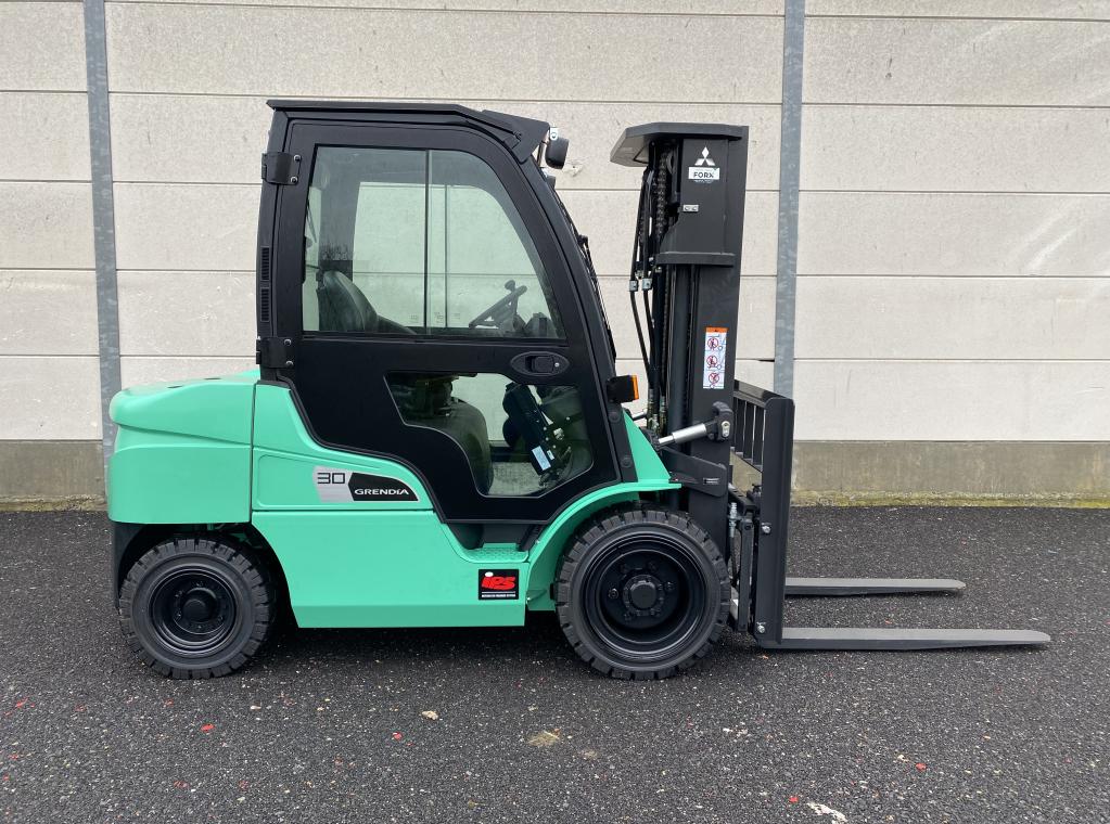 NEW DIESEL STAGE V DIESEL HEFTRUCK 3 TON 3000 KG DIESEL NIEUW HEFTRUCK TE KOOP FORKLIFT FOR SALE CHARIOT A VENDRE TRANSPORT HEFTRUCK @FORX DEKONINCK PIET NIEUWE DIESEL HEFTRUCK 3 TON TRIPLEX FORX VERHUUR VERKOOP SERVICE TRANSPORT FORX FORX HEFTRUCKS FORX                                                  forx forx 4rent forx cebeko forx devako forx forx