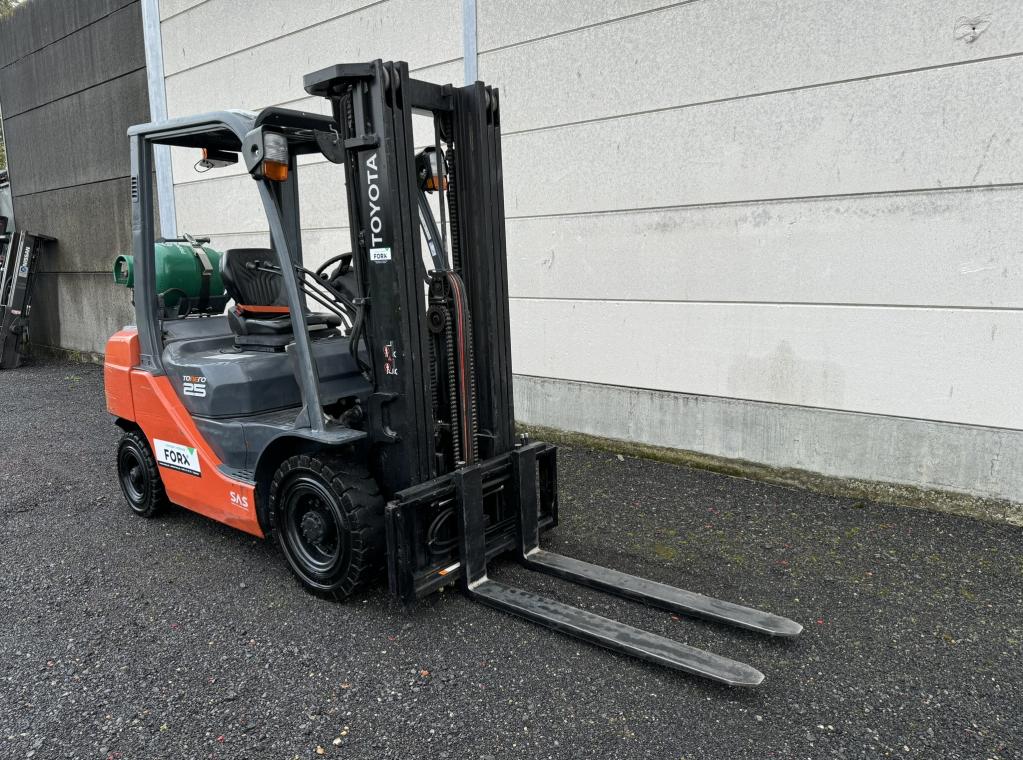 TRANSPORT HEFTRUCK TOYOTA 8FGF25 TRIPLEX 4.7M 2.5 TON HEFTRUCK TE KOOP TOYOTA TE KOOP VERKOOP HEFTRUCKS VERKOOP TOYOTA TRANSPORT HEFTRUCKS CHARIOT A VENDRE FORKLIFT FOR SALE TOYOTA @FORX TOYOTA LPG 4700 MM 2500 KG HEFTRUCK TE KOOP TE HUUR SERVICE HEFTRUCK FORX THE BEST FORKLIFTDEALER @FORX THE BEST HEFTRUCKS IN VLAANDEREN BRUSSEL ZEEBRUGGE BRUGGE ZEDELGEM TORHOUT ROESELARE MEULEBEKE WAREGEM                                                                     devako 4rent cebeko vanbruwaene